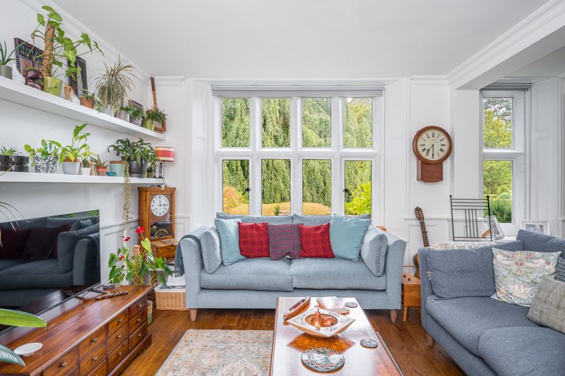 Sitting Room- click for photo gallery